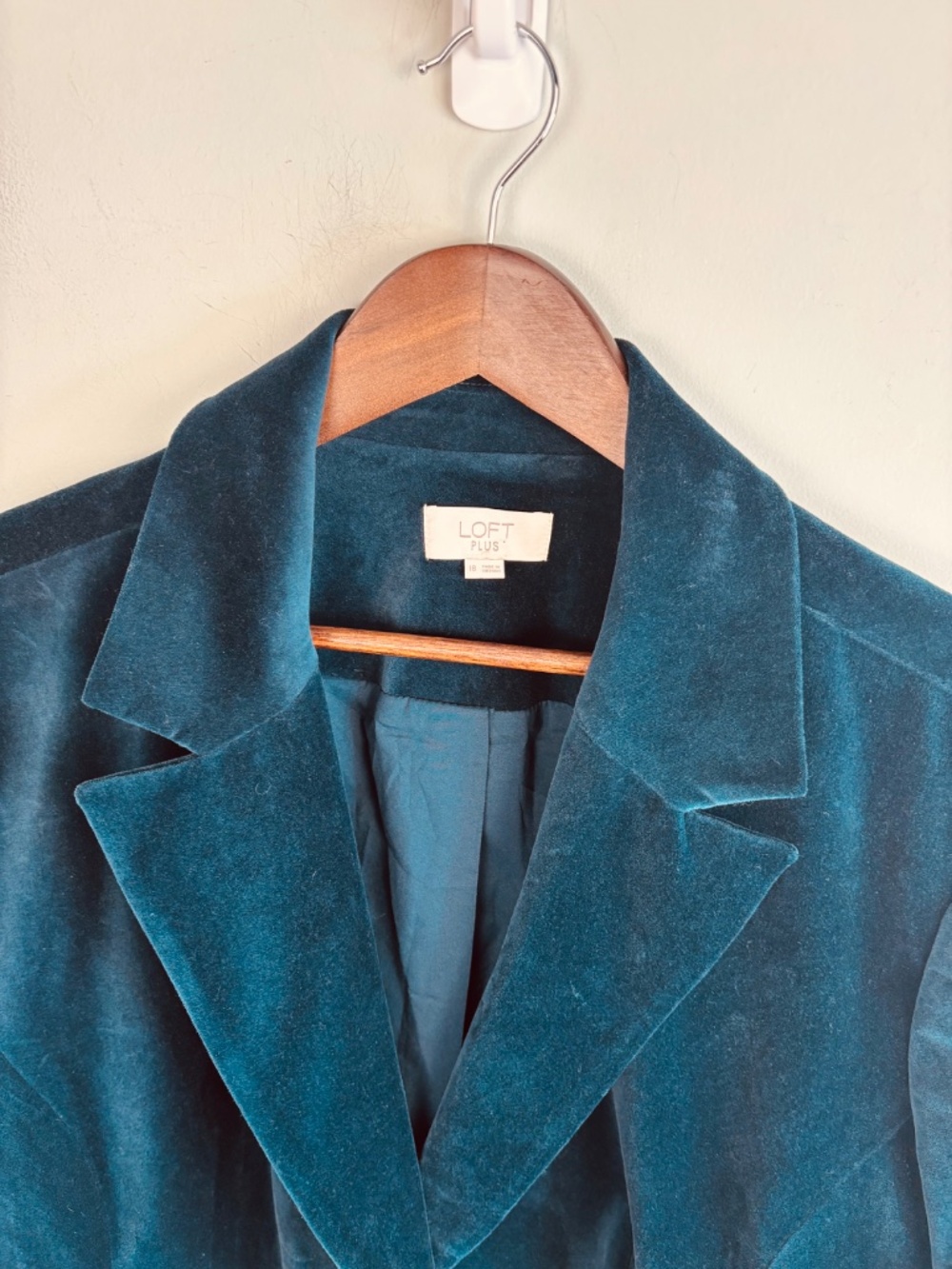 Loft Plus Teal Velvet Blazer Size 18 - Picture 3 of 4